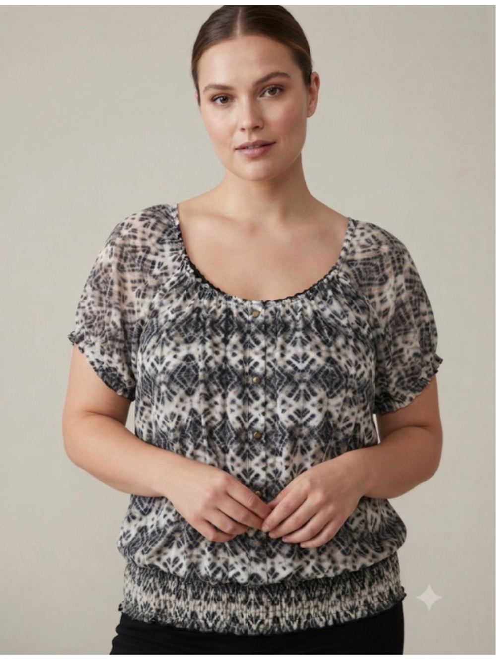 French Laundry Woman Blouse Size 1X Black White Gray Patterned Short Sleeve Top